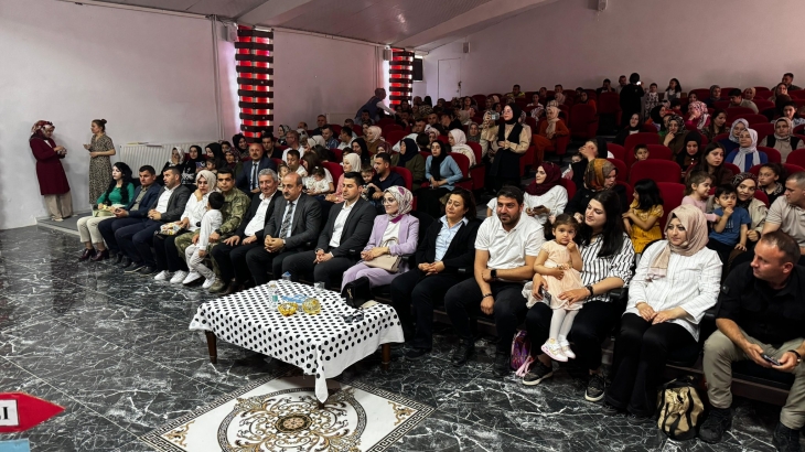 Belediye Başkanımız Cevher Çiftçi, Eruh Yunus Emre Anaokulu tarafından düzenlene ‘Anneler Günü’ etkinliğine katıldı.